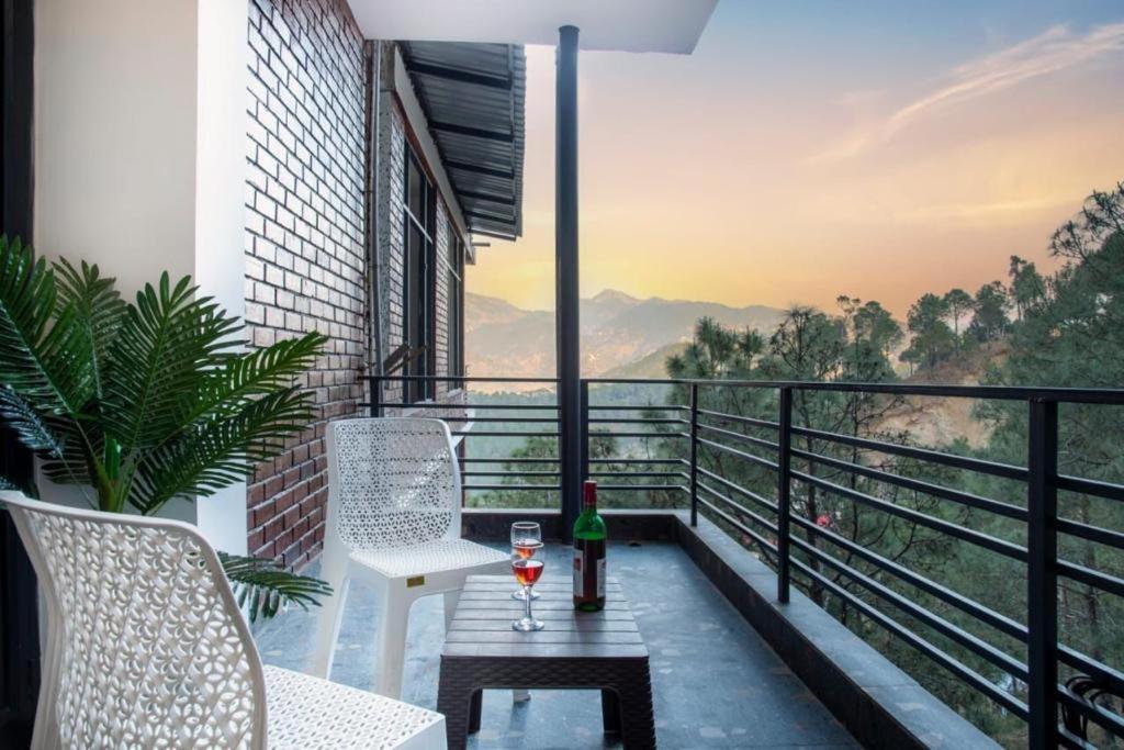 Mountain Height Kasauli Apartment Екстериор снимка