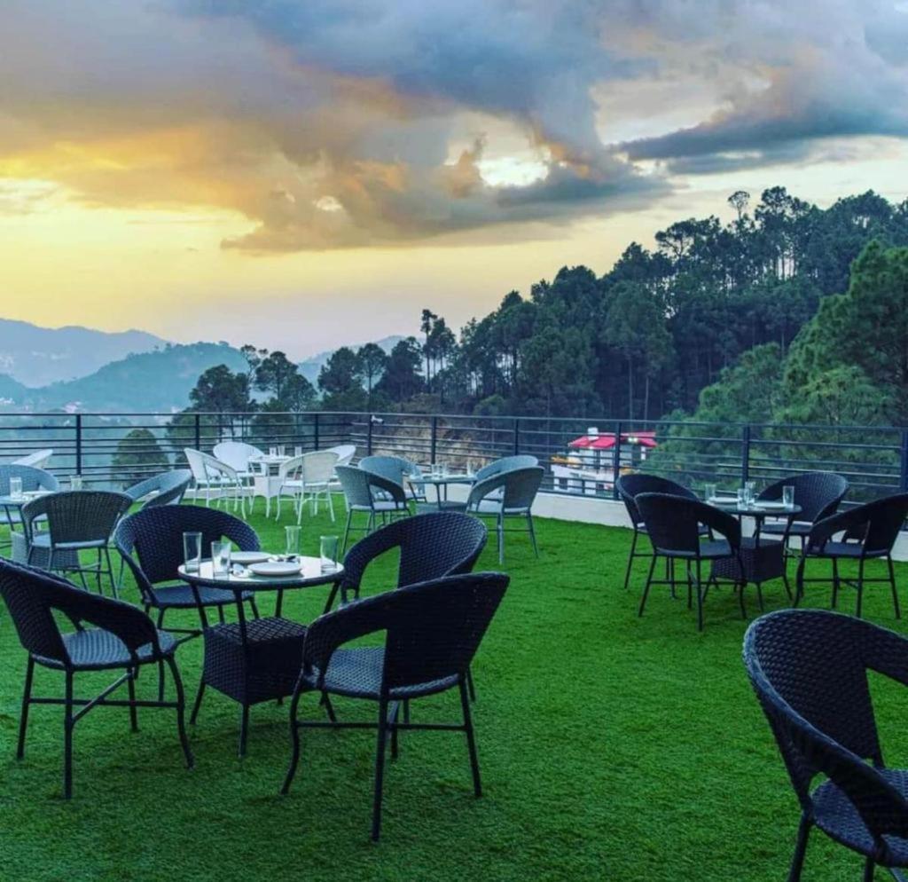 Mountain Height Kasauli Apartment Екстериор снимка